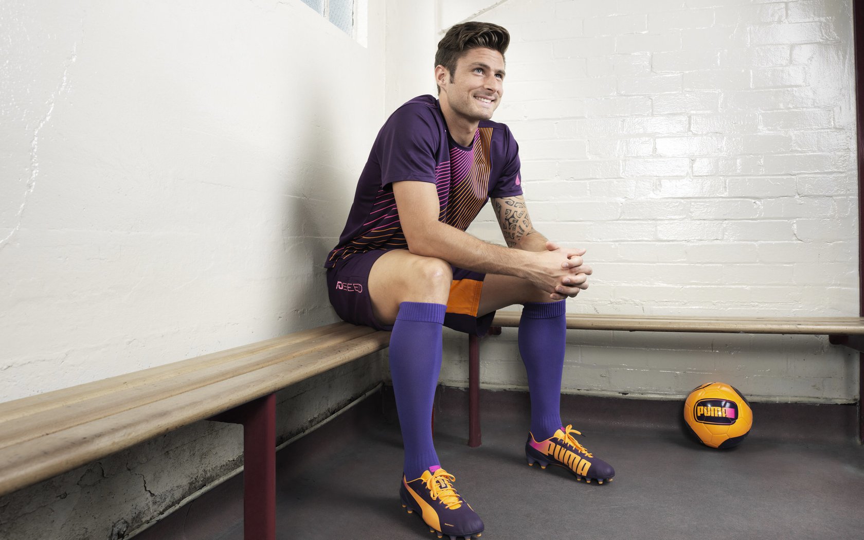 开云全站下载-篮球赛事中团队配合效率提升方法,在篮球比赛中如何做好团队精神培养